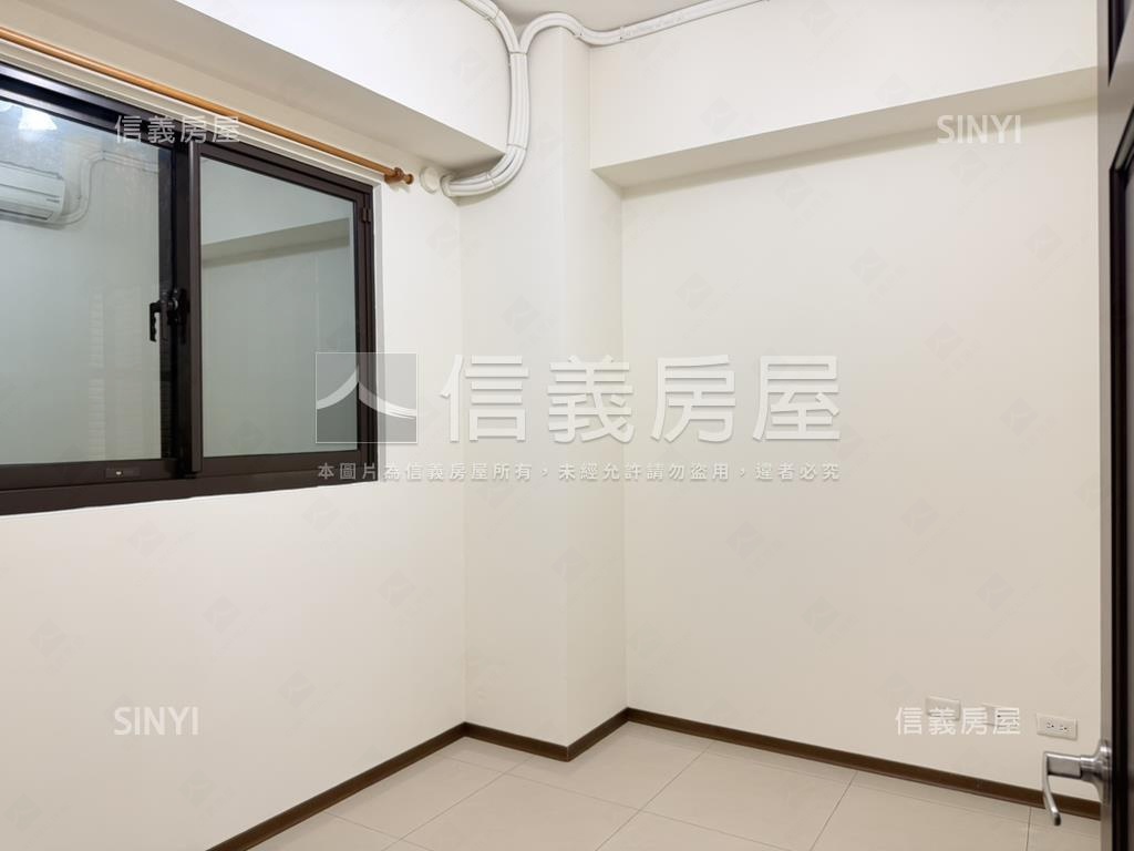 長榮凱悅兩房車位房屋室內格局與周邊環境