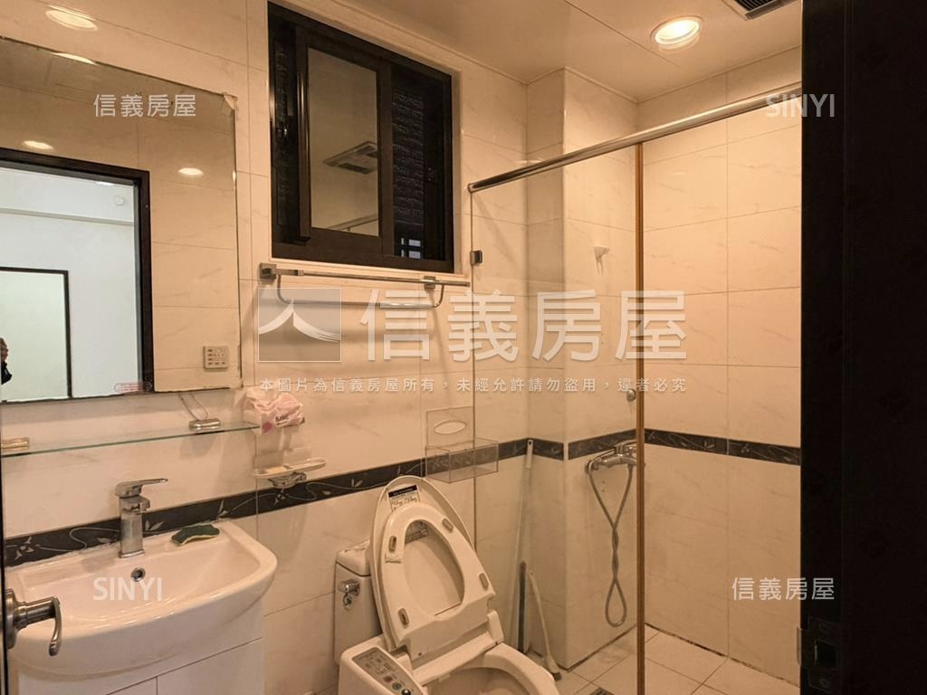 長榮凱悅兩房車位房屋室內格局與周邊環境