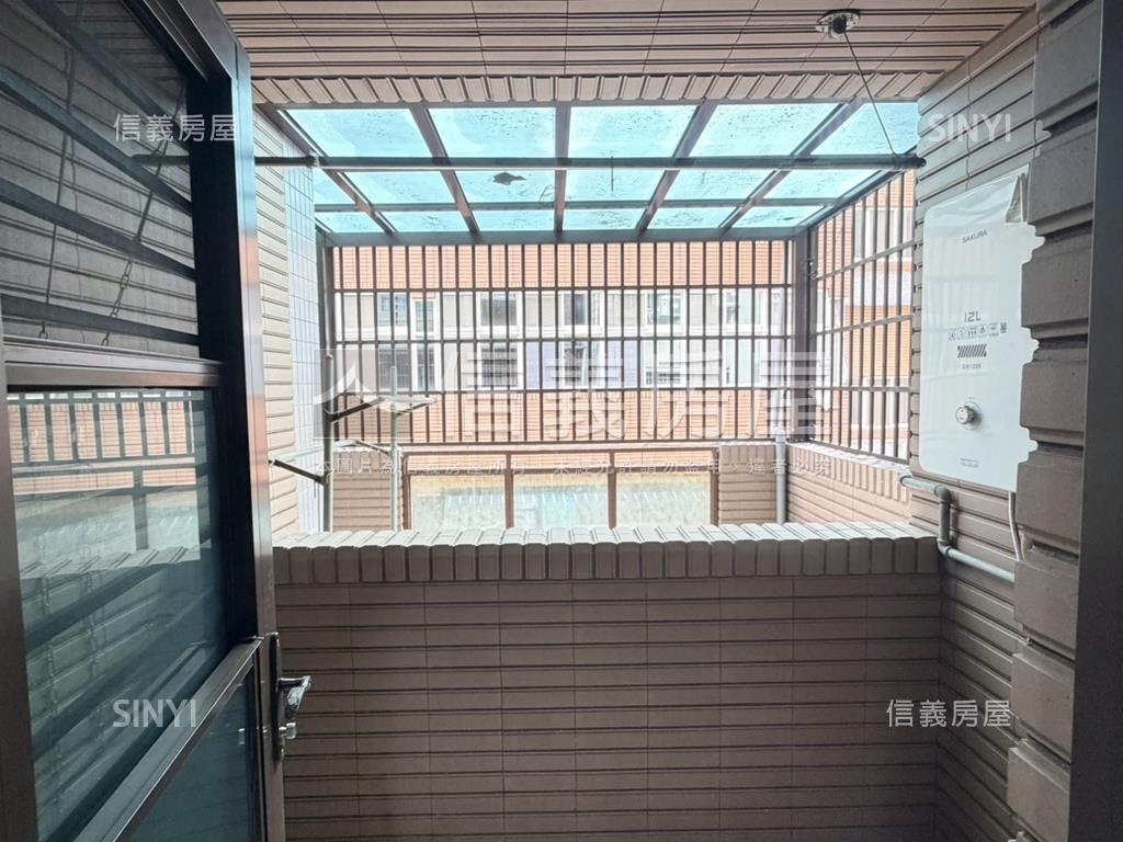 長榮凱悅兩房車位房屋室內格局與周邊環境