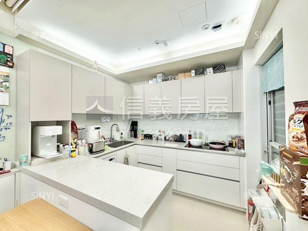 近公園學校優質美３房房屋室內格局與周邊環境