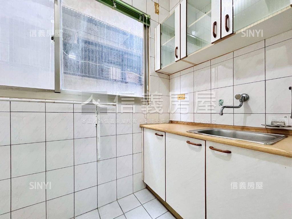 學士ＶＩＳＡ美套房屋室內格局與周邊環境