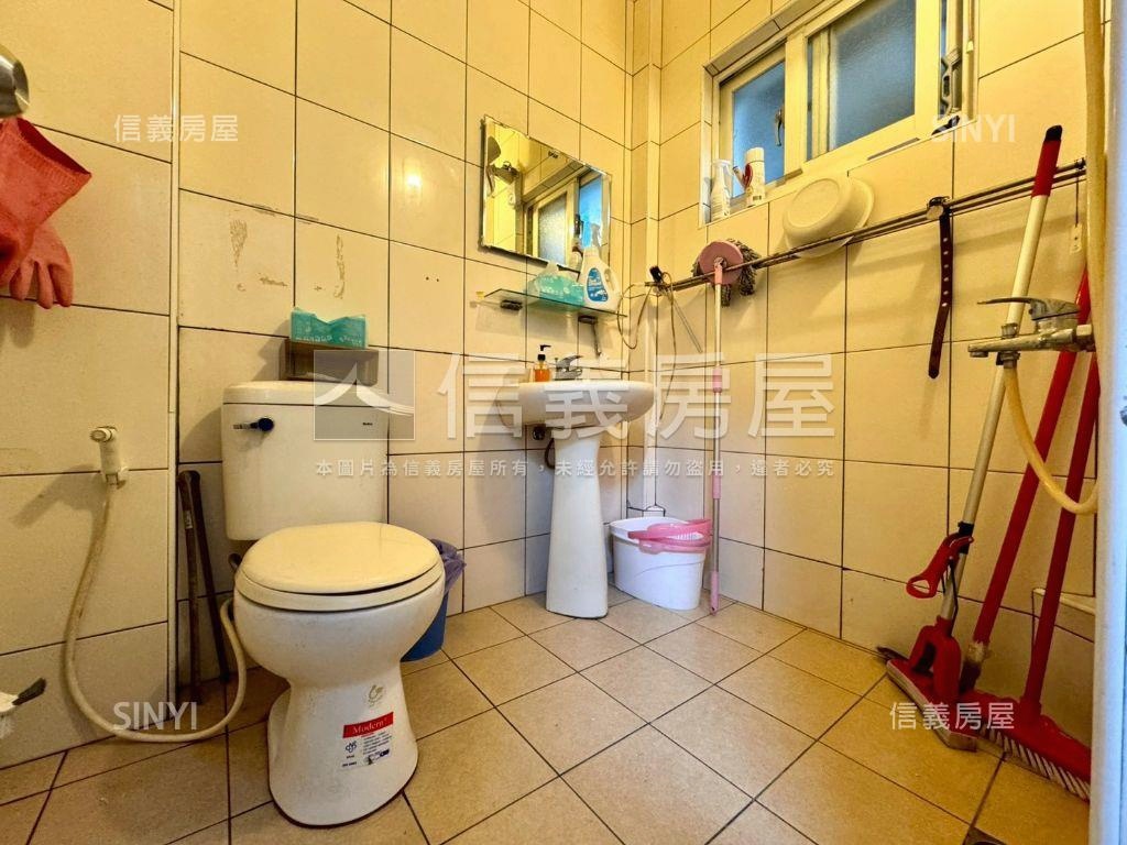 近一中商圈透天優質店面房屋室內格局與周邊環境