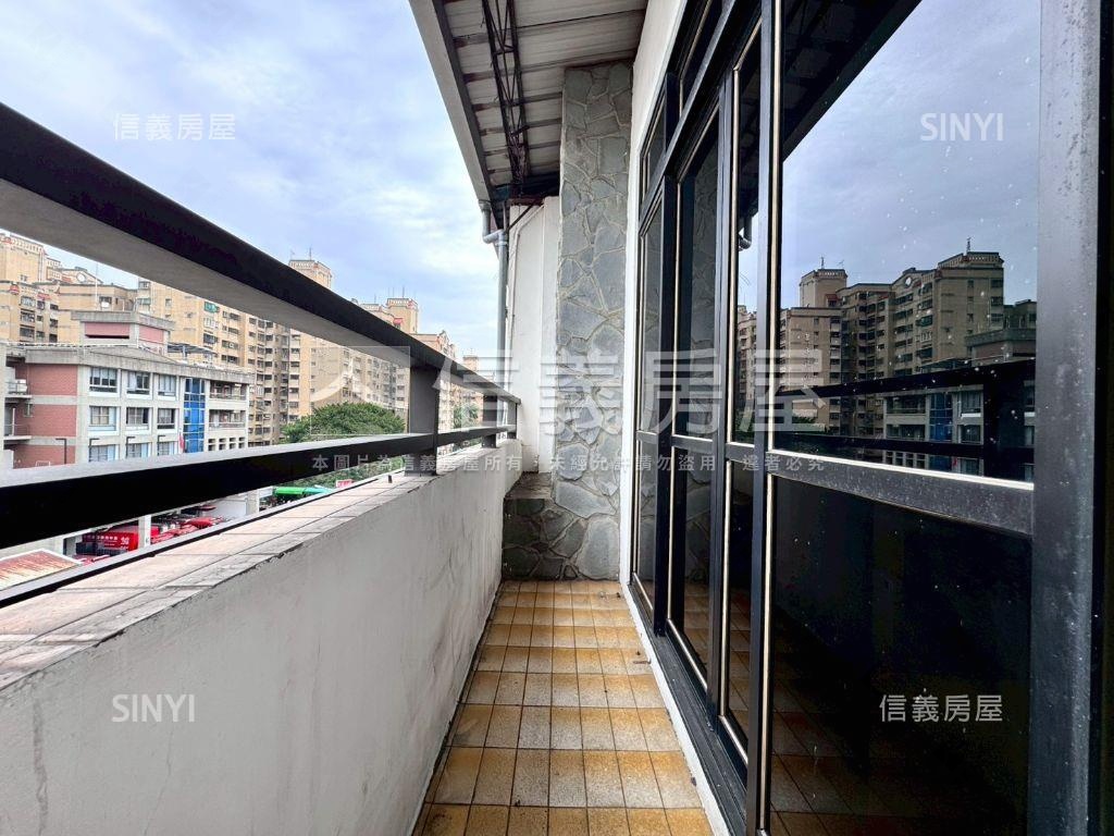 近一中商圈透天優質店面房屋室內格局與周邊環境