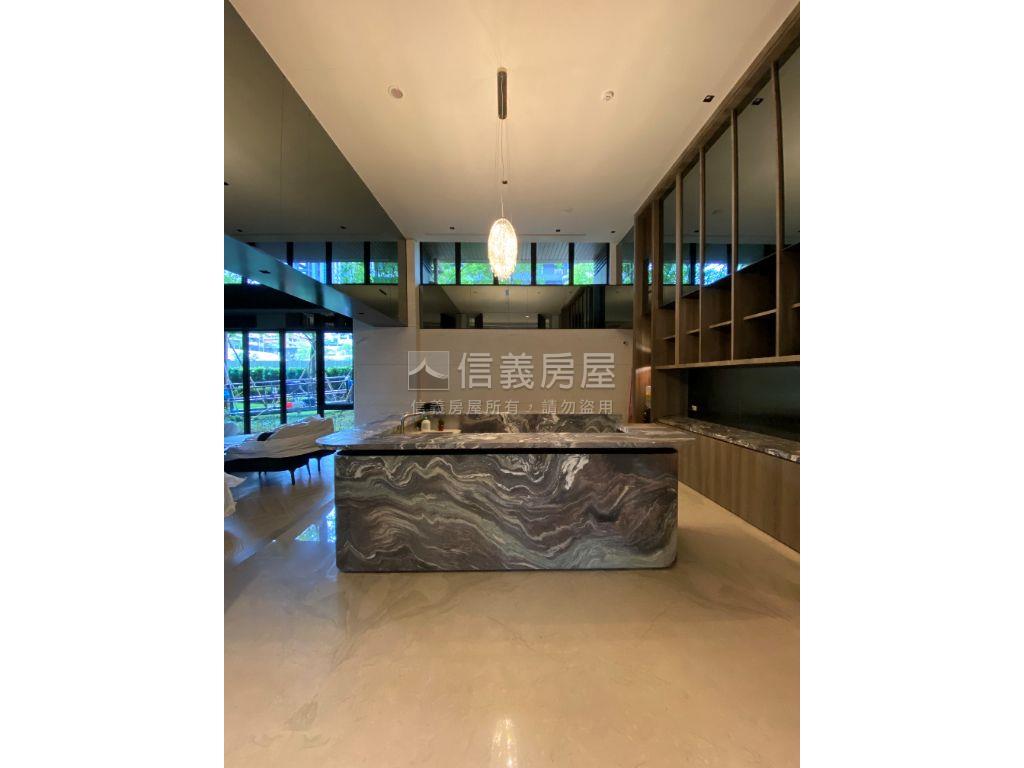 雙江翠Ω稀有露臺兩房車位房屋室內格局與周邊環境