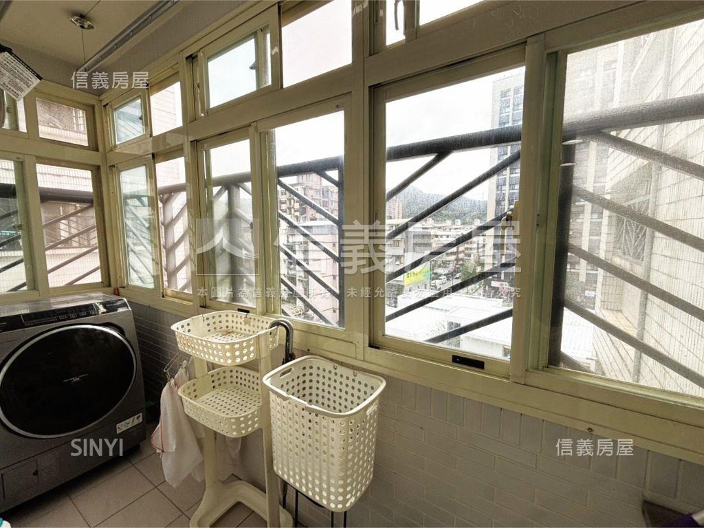 國泰書香美輪美奐三房房屋室內格局與周邊環境