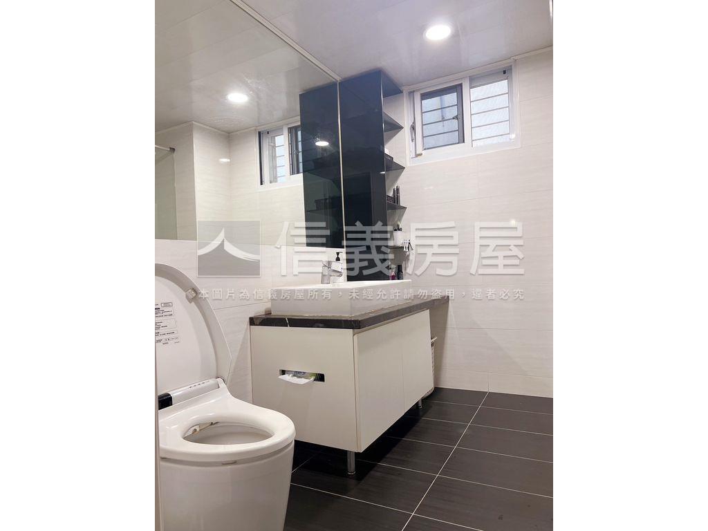 新接富邦華園黃金二樓房屋室內格局與周邊環境