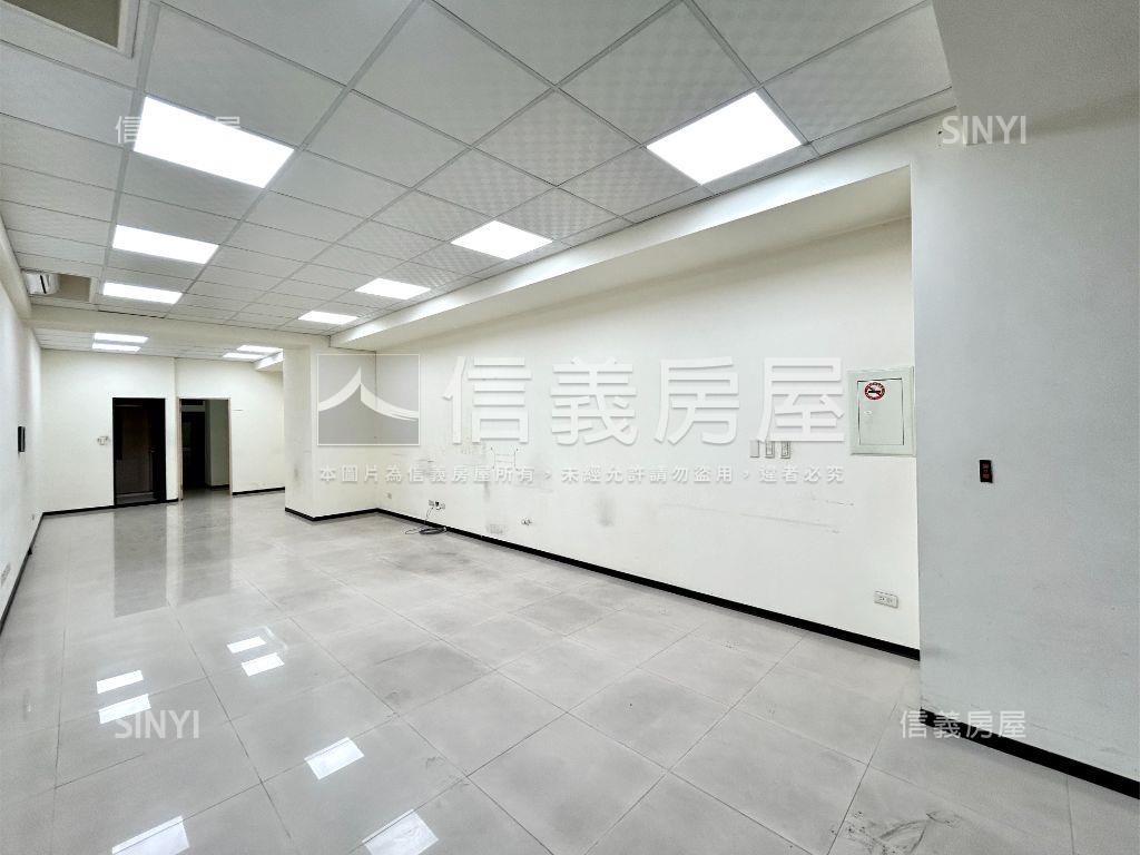 五路財神時尚店面房屋室內格局與周邊環境