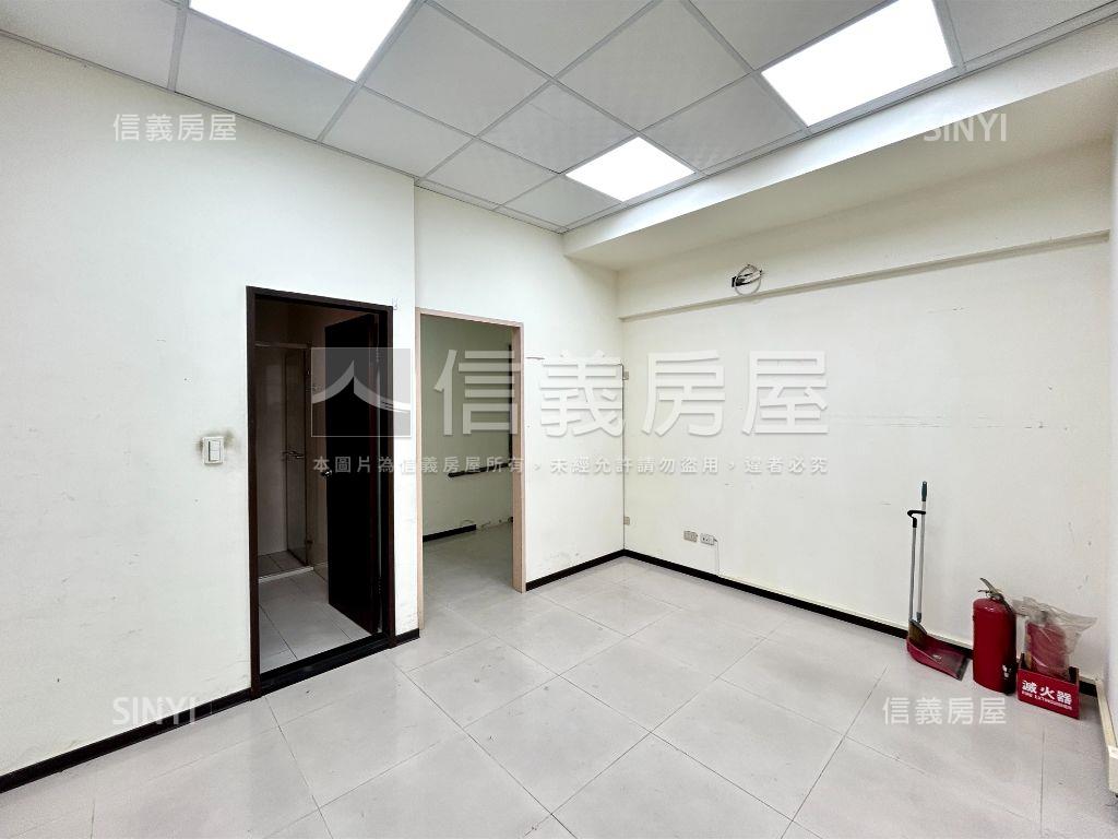 五路財神時尚店面房屋室內格局與周邊環境