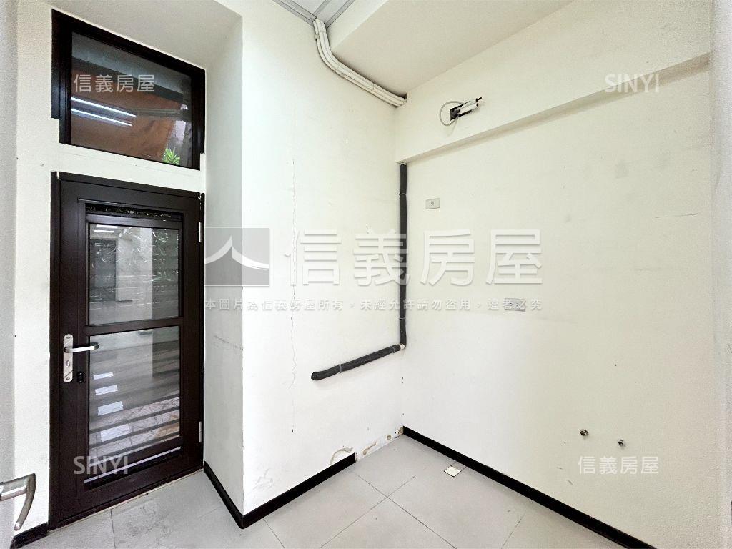 五路財神時尚店面房屋室內格局與周邊環境
