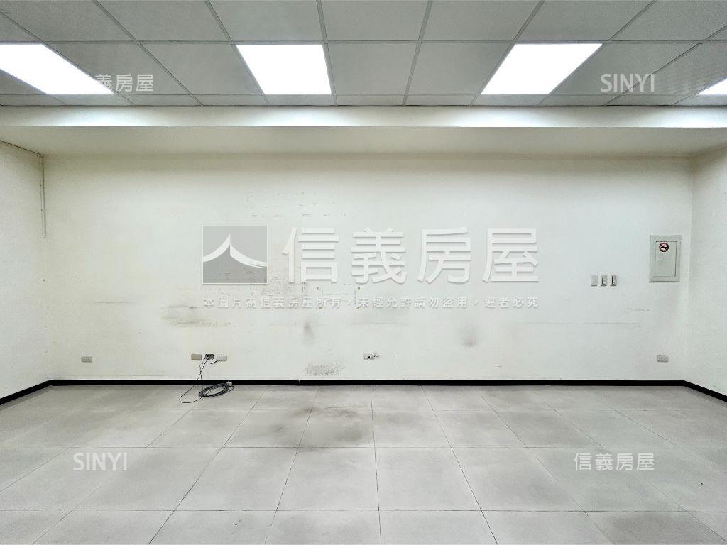 五路財神時尚店面房屋室內格局與周邊環境