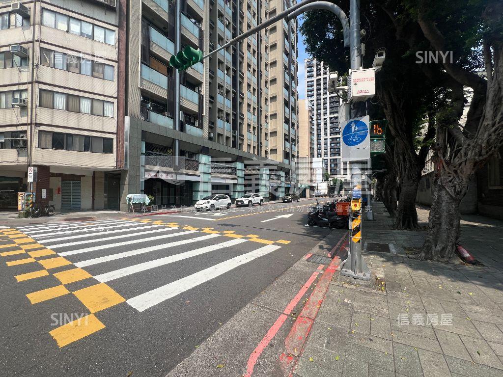 五路財神時尚店面房屋室內格局與周邊環境
