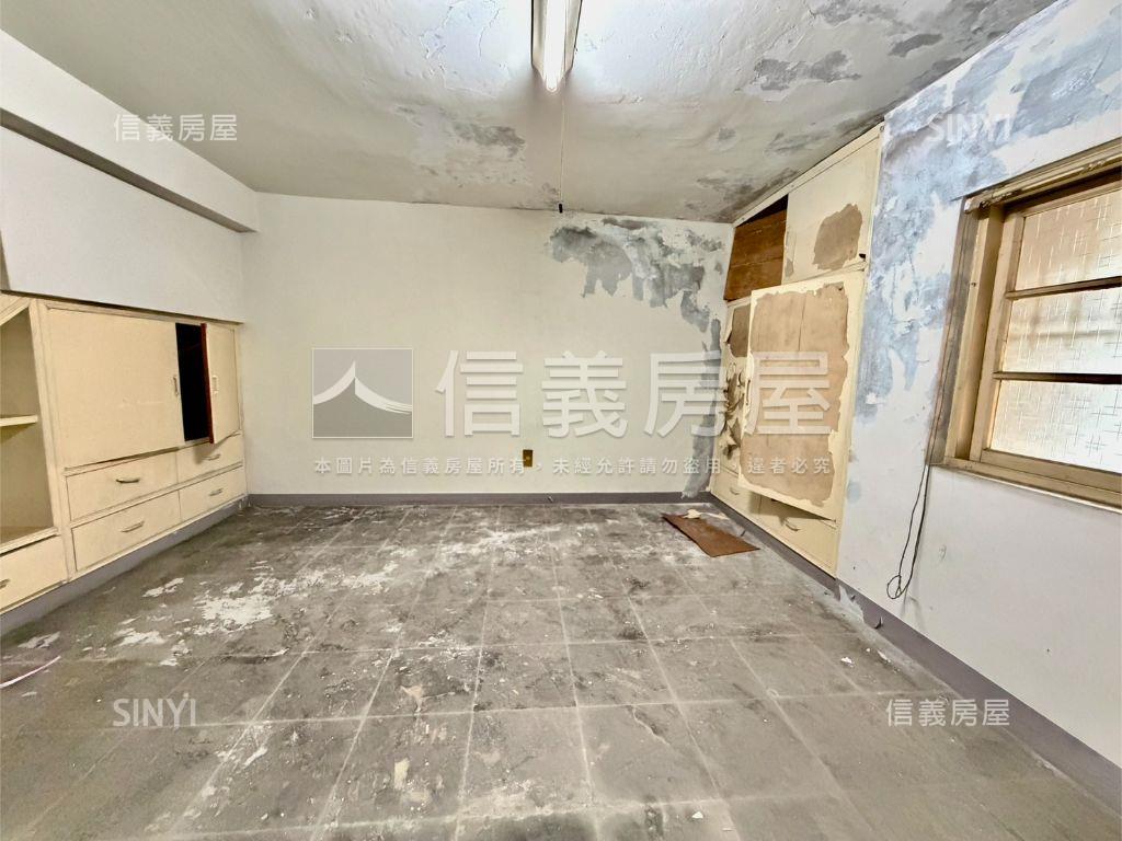 新崛江仁德街市場金店房屋室內格局與周邊環境