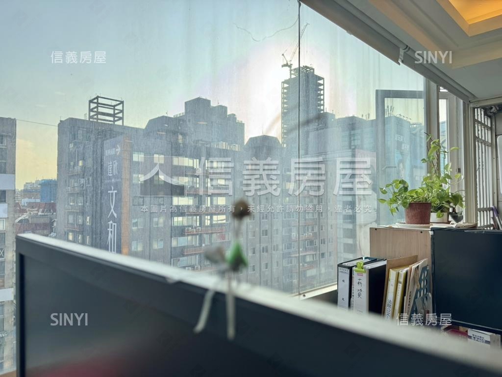 台北東區ＳＯＧＯ大１房房屋室內格局與周邊環境