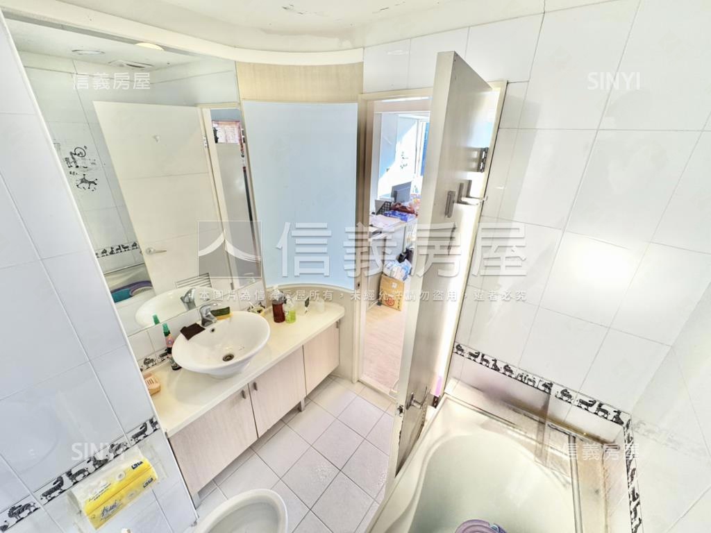 台北東區ＳＯＧＯ大１房房屋室內格局與周邊環境