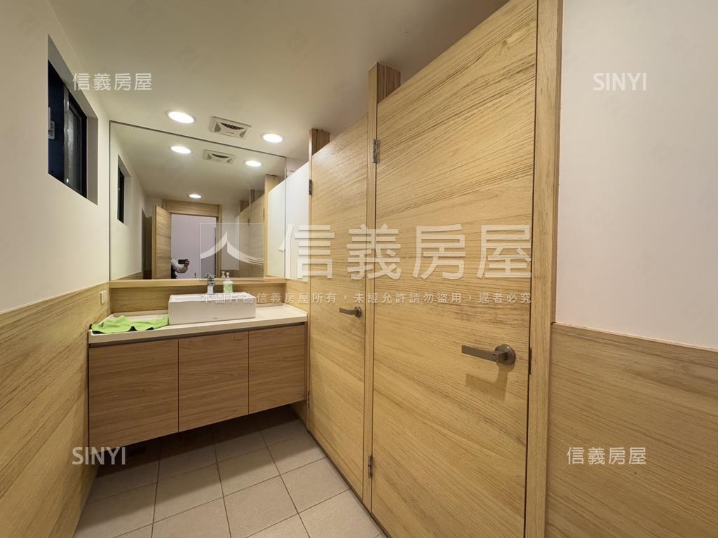 約１０米寬雙店面，收租讚房屋室內格局與周邊環境
