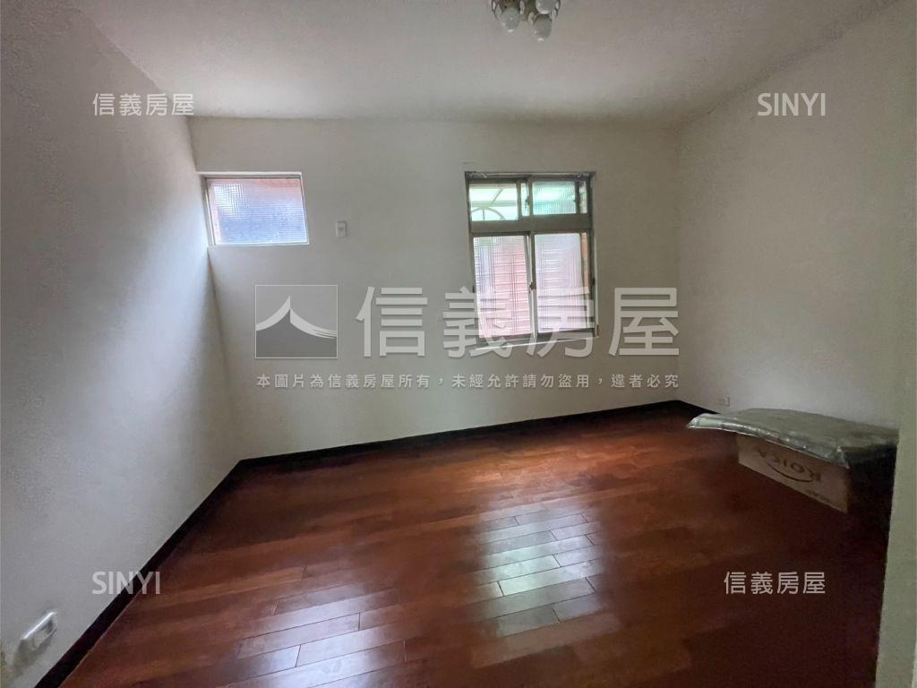 內壢環中商圈車庫別墅房屋室內格局與周邊環境