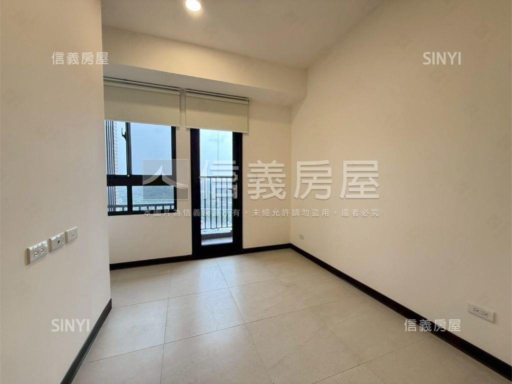 ＭＲＴ稀有Ｂ棟兩房車位房屋室內格局與周邊環境
