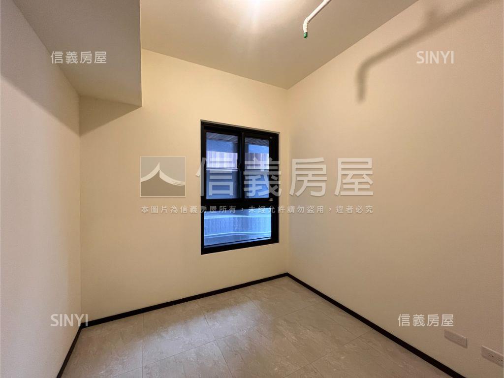 泊心港灣綠園私藏兩房車位房屋室內格局與周邊環境