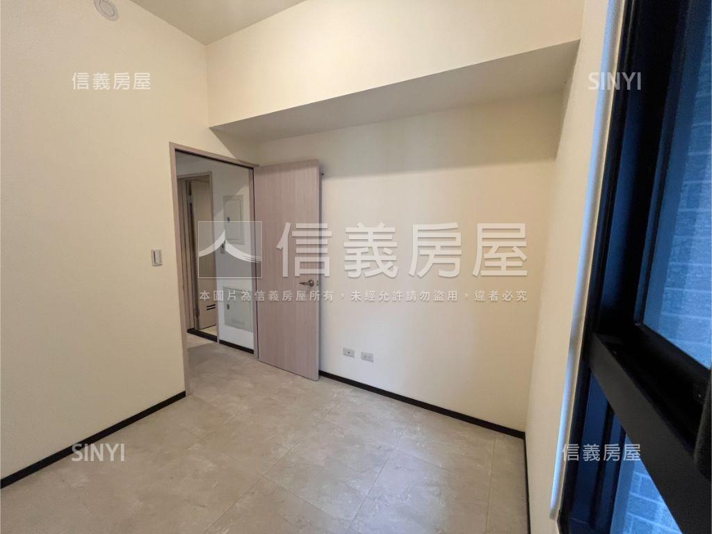 泊心港灣綠園私藏兩房車位房屋室內格局與周邊環境