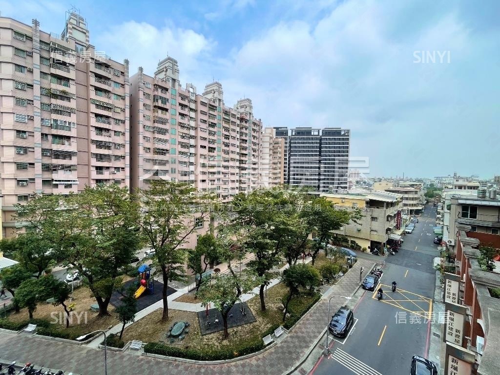 面公園邊間四房平車房屋室內格局與周邊環境