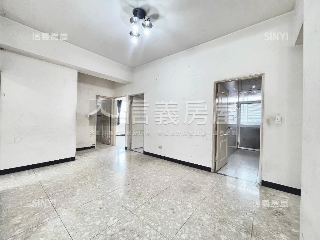 面公園邊間四房平車房屋室內格局與周邊環境