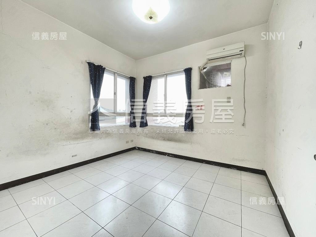 面公園邊間四房平車房屋室內格局與周邊環境