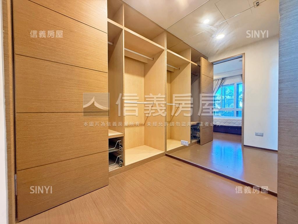 皇家舒適樂居四房車位房屋室內格局與周邊環境