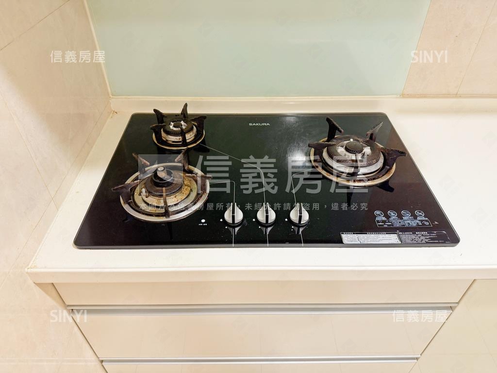 皇家舒適樂居四房車位房屋室內格局與周邊環境