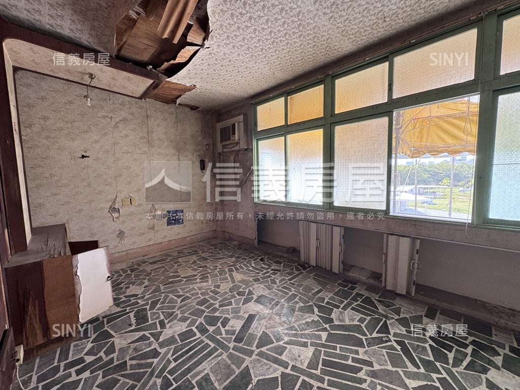 水萍塭公園對面的店面透天房屋室內格局與周邊環境