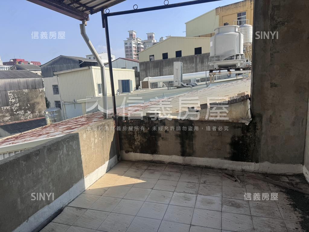 水萍塭公園對面的店面透天房屋室內格局與周邊環境