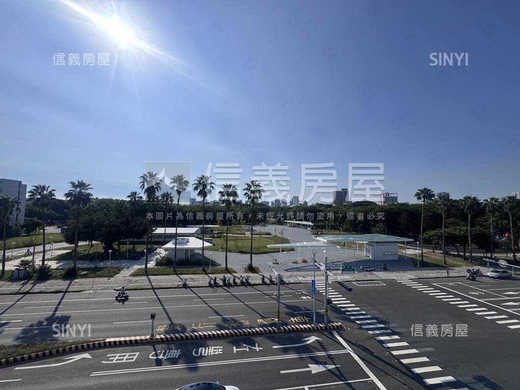 水萍塭公園對面的店面透天房屋室內格局與周邊環境