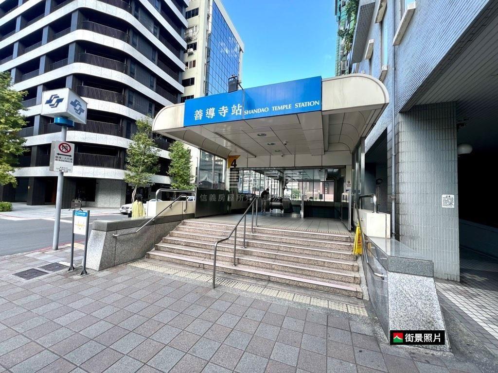 ⭐激推忠孝捷運邊間３房⭐房屋室內格局與周邊環境