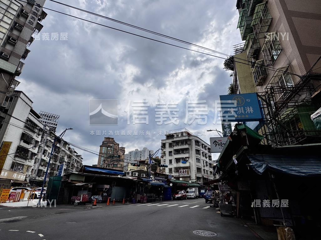 樂華夜市旁三角窗透天店面房屋室內格局與周邊環境