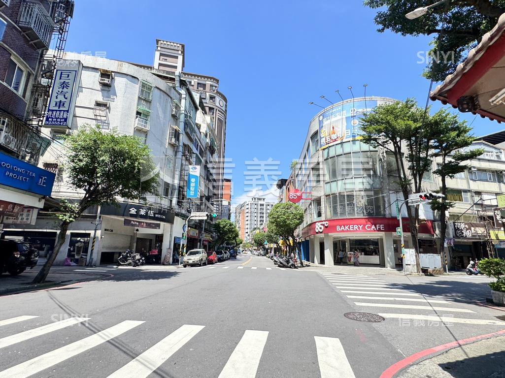 樂華夜市旁三角窗透天店面房屋室內格局與周邊環境