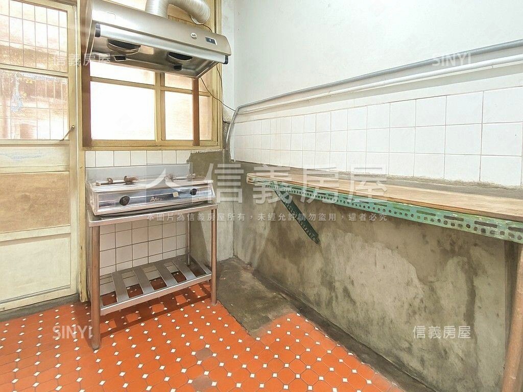 ⭐環球百貨。邊間三房房屋室內格局與周邊環境