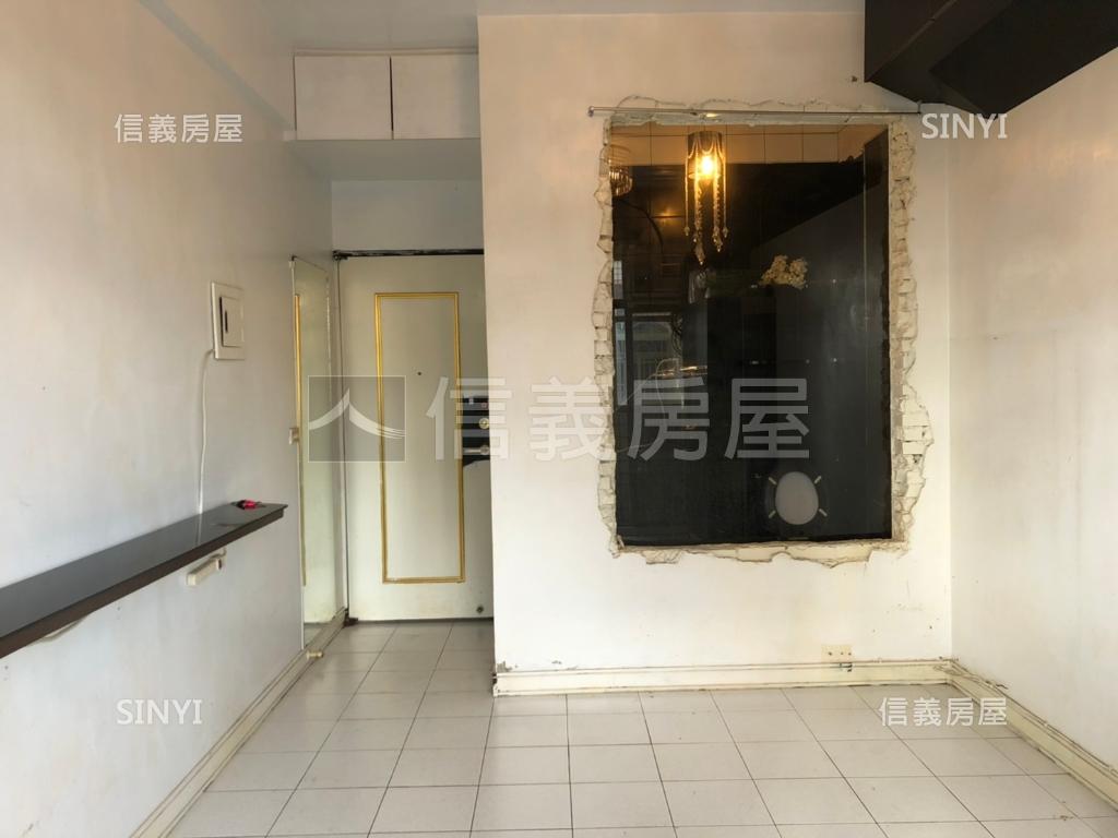 台南市東區東寧路旁黃金套房 總價145萬 立即了解更多資訊
