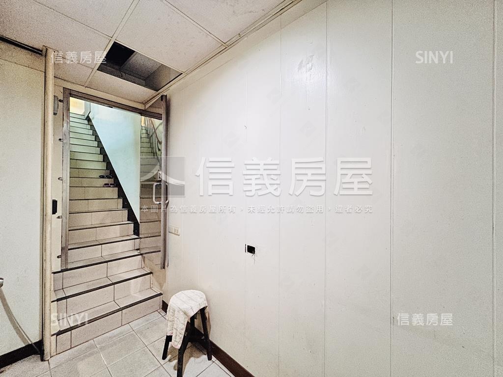 中正路大地坪透店房屋室內格局與周邊環境