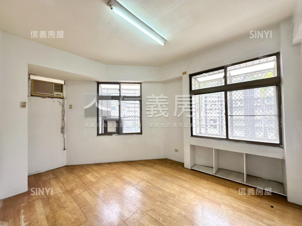 同安路角窗店面房屋室內格局與周邊環境