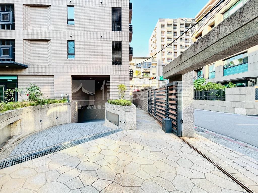 史恩莊園精緻兩房車位房屋室內格局與周邊環境