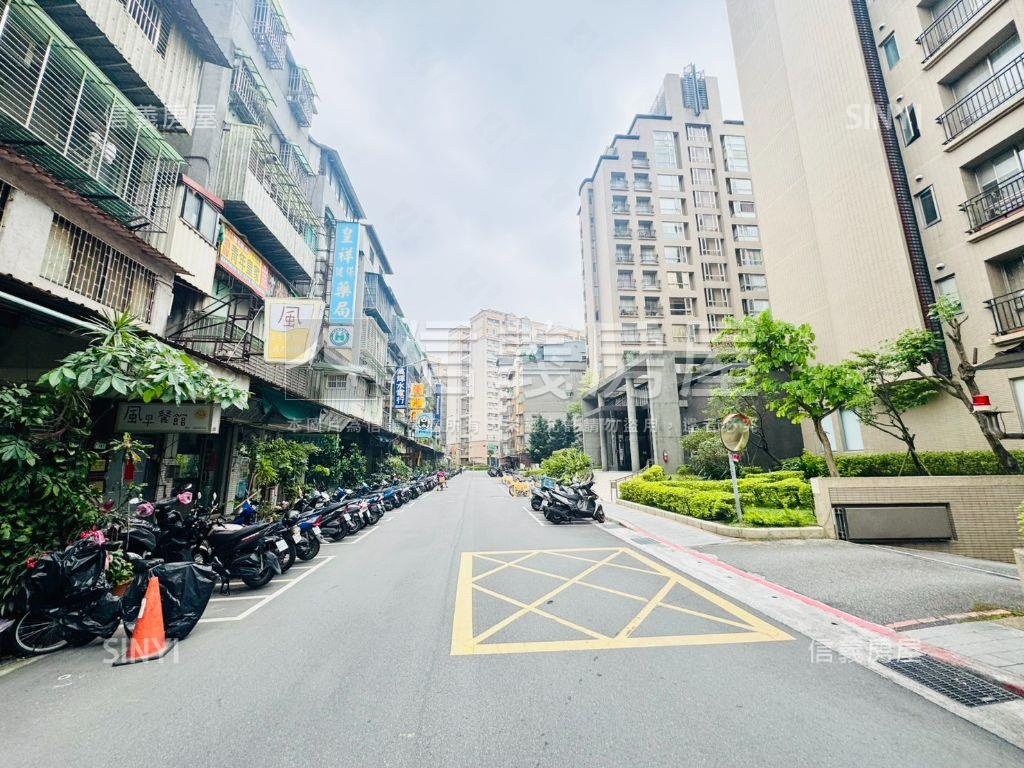 ✓低總價萬青街店面房屋室內格局與周邊環境