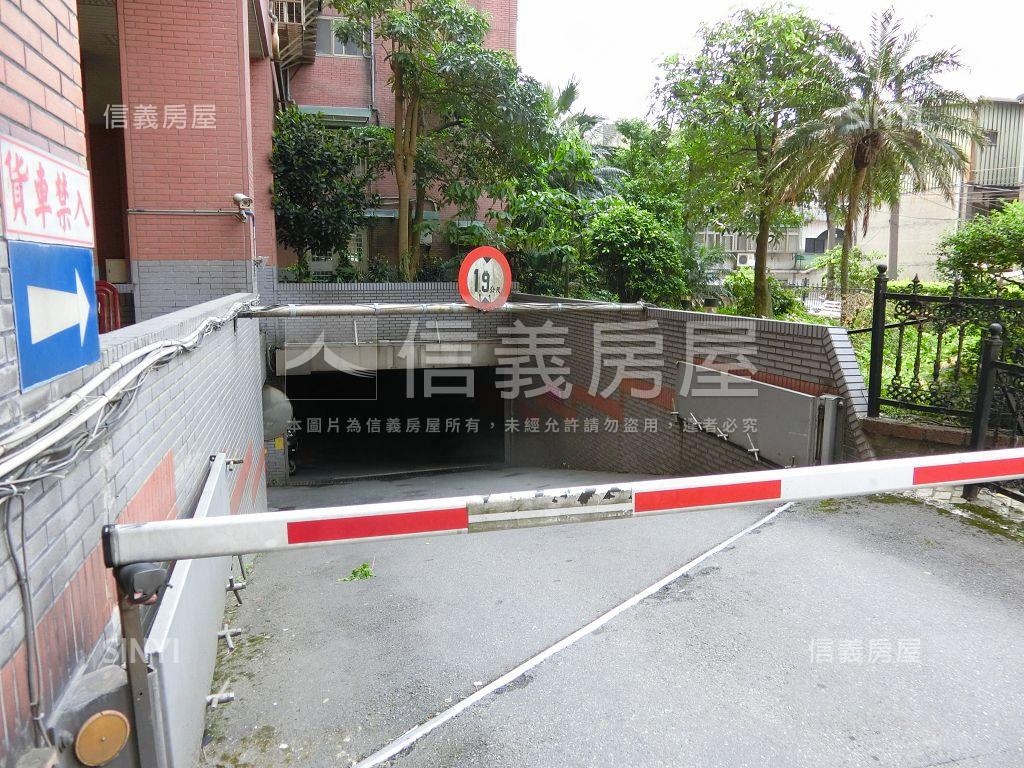 世電獨立產權車位房屋室內格局與周邊環境