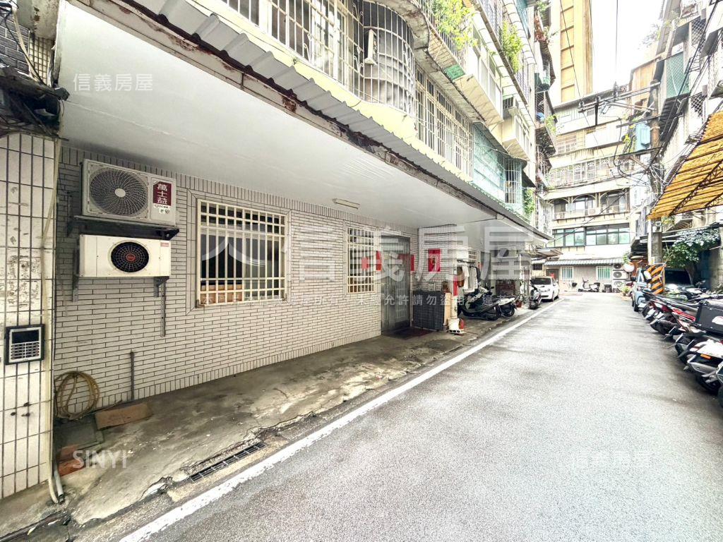 板新捷運一樓店辦房屋室內格局與周邊環境
