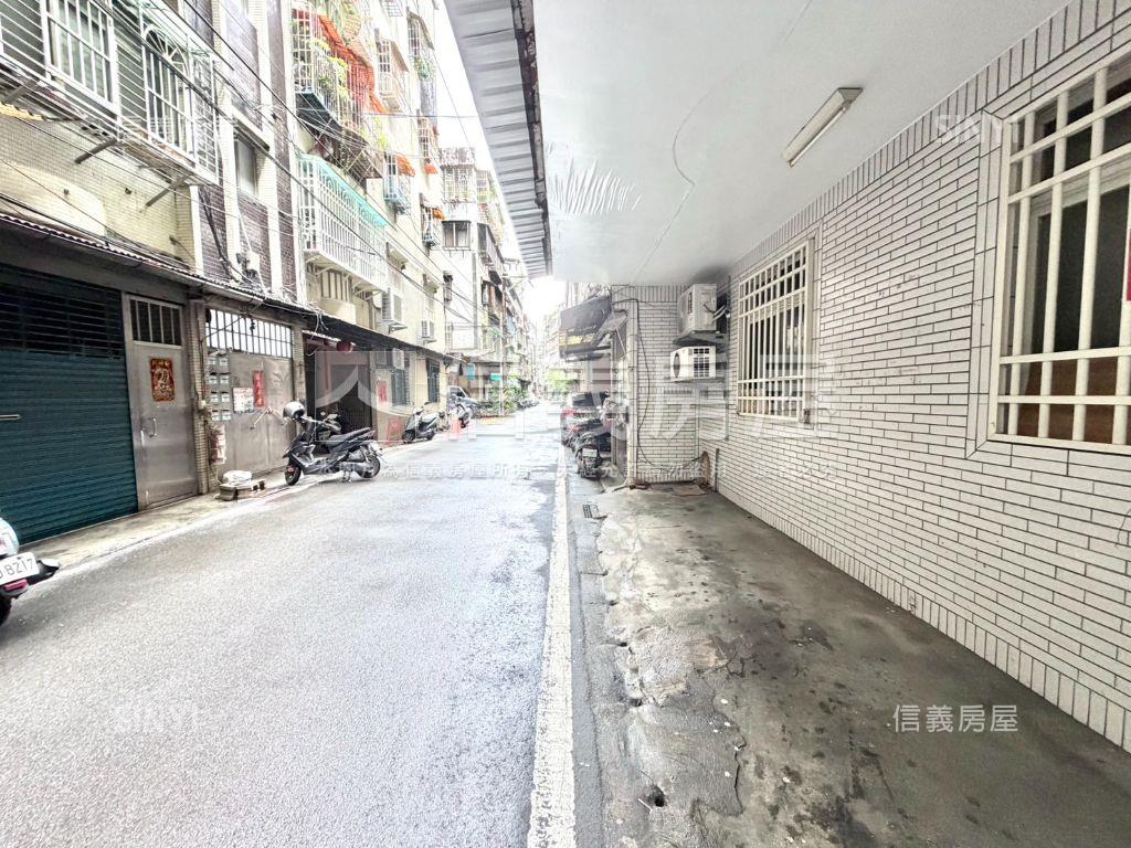 板新捷運一樓店辦房屋室內格局與周邊環境