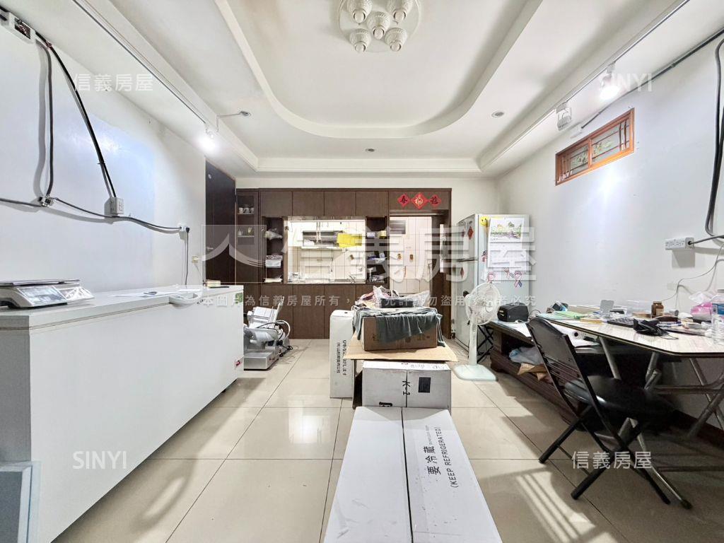 板新捷運一樓店辦房屋室內格局與周邊環境