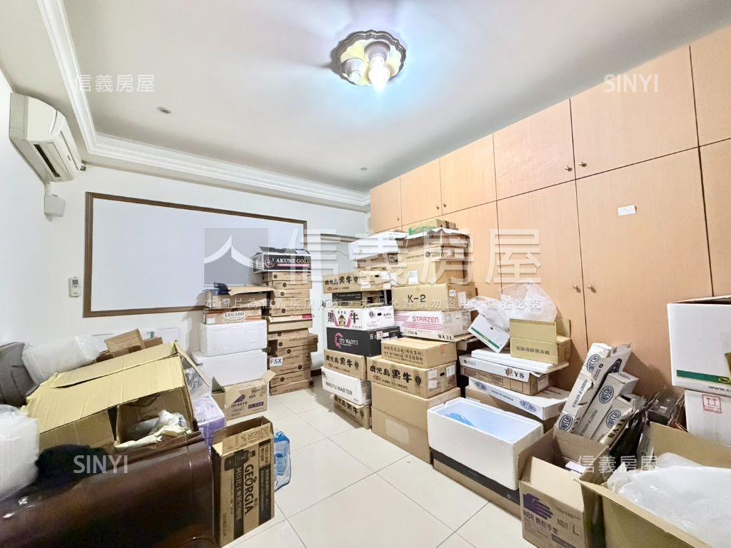 板新捷運一樓店辦房屋室內格局與周邊環境