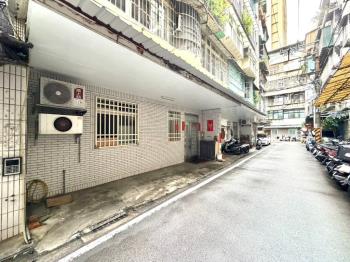 板新捷運一樓店辦