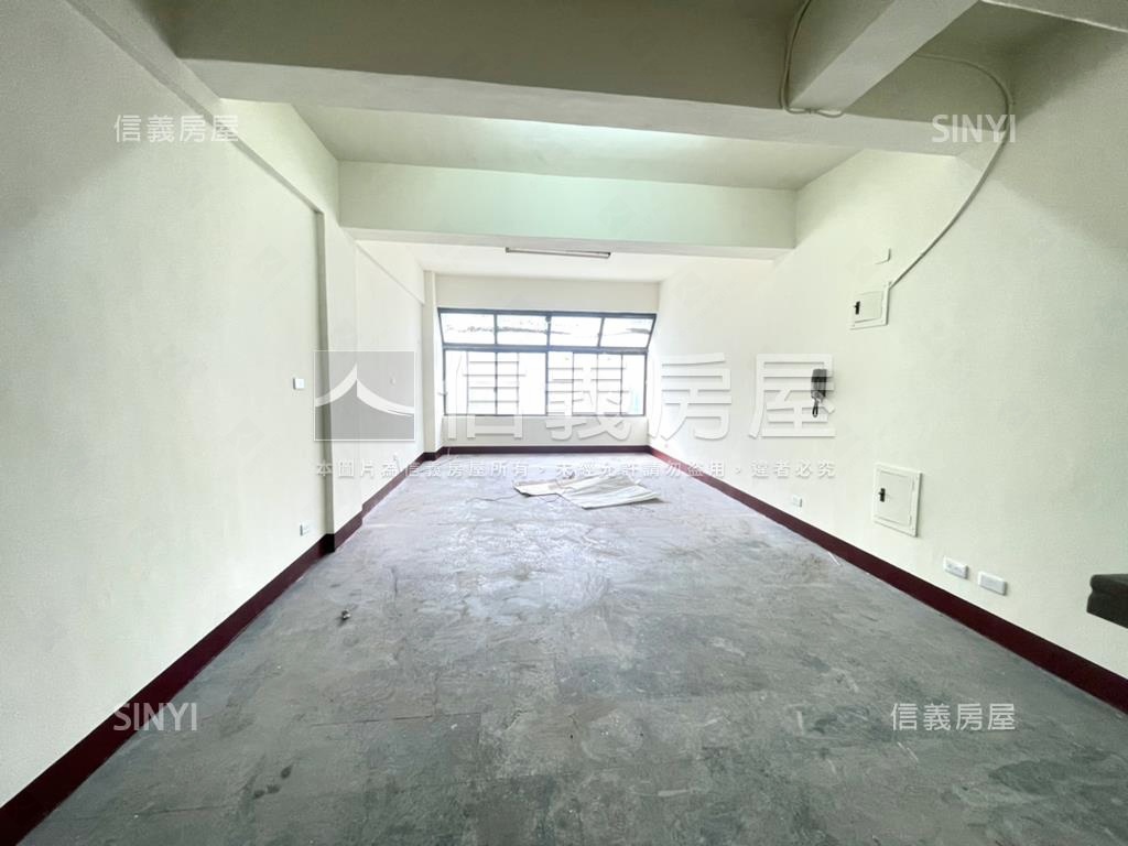 五甲二路熱鬧精美透店房屋室內格局與周邊環境