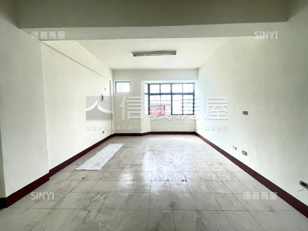 五甲二路熱鬧精美透店房屋室內格局與周邊環境