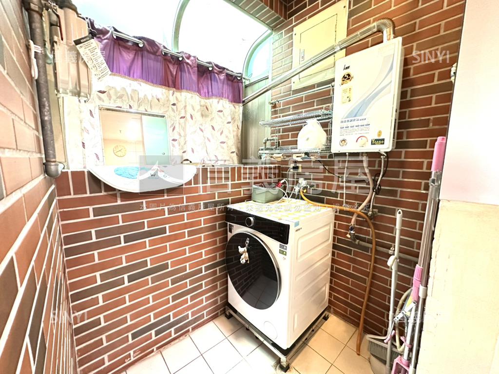 長隄邊間高樓電梯兩房房屋室內格局與周邊環境