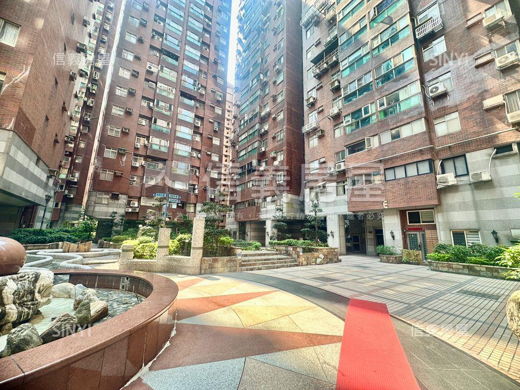 長隄邊間高樓採光美宅房屋室內格局與周邊環境